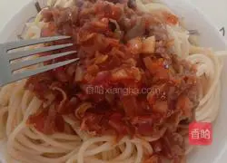 Illustration of how to make beef and tomato pasta 3