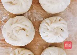 Illustration of how to make meat buns and pickled cabbage buns 3