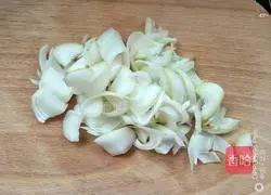 Illustration of Shanxi trousers-stretched noodles at home 6