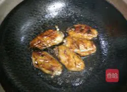 Illustration of braised chicken wings 4