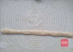 Illustration of making red date flower roll steamed buns 10