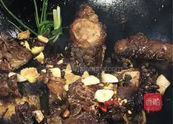 Illustration of how to make radish stewed with beef bone soup 5