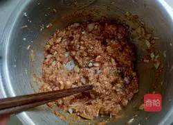 Illustration of how to make zucchini and fresh meat pot stickers 5