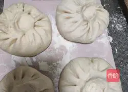 Illustration of how to make pork and radish buns 7