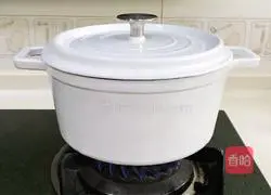 Papaya, Tremella and Lotus Seed Soup Recipe Illustration 5