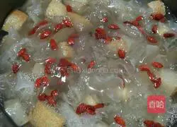 Illustration of Tremella Lotus Seed Soup 17