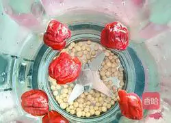 Illustration of making red date soy milk 6