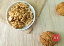 Confinement soup recipe, walnut and lotus root juice and lean meat soup, illustration of how to clear away heat and expel lochia 2