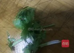 Illustration of how to make cold kelp shreds 4