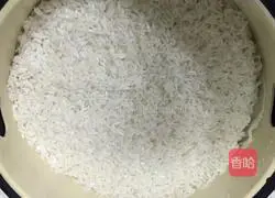 Illustration of how to make siomai 1