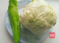 Cabage and green pepper stuffing Illustration of how to do it 1
