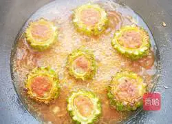 Illustration of how to make fried and stuffed bitter melon 12