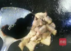 Illustration of how to cook potatoes and roast pork 6