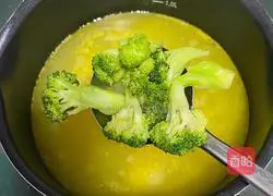 Illustration of how to make oyster hot pot in sour soup 3