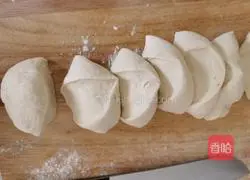 Illustration of how to make pork and potato buns 19