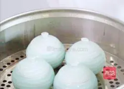 Illustration of how to make Tremella and lotus seed soup in a five-star hotel 5