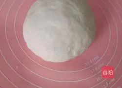 Illustration of how to make potatoes and stewed bean cakes in one pot 11