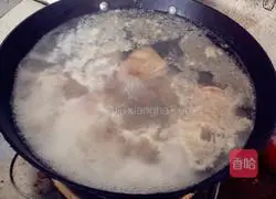 Soybean, Peanut and Pig's Knuckle Soup Recipe Illustration 4