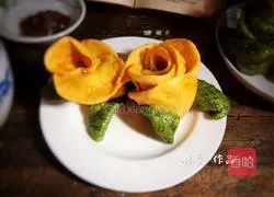 Illustration of how to make rose steamed buns 10