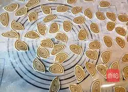 Illustration of how to make snack cat ears 10