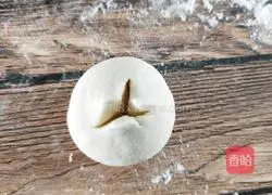 Illustration of how to make flowering steamed buns 15