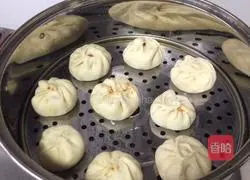Illustration of how to make carrot meat steamed buns 13
