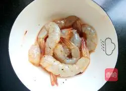 Illustration of how to make shrimp and mushroom soup with tomato sauce 7