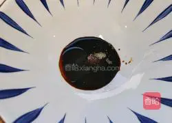 Illustration of how to make some noodles in five minutes 4