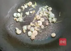 Illustration of how to make fried shrimps with okra 8