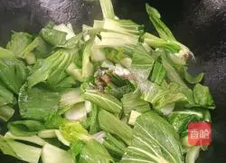 Illustration of how to make fried noodles with eggs 7