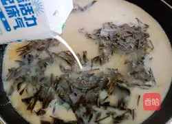 Illustration of how to make milk tea at home 4