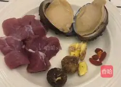 Abalone and fig Illustration of how to make lean meat soup 1