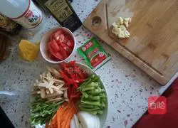 Illustration of how to make tomato and ham pasta 3