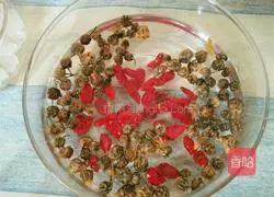 Illustration of making chrysanthemum and wolfberry tea 2