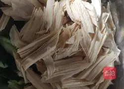 Illustration of how to make cucumber mixed with yuba 3