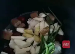 Illustration of how to make yam and pig tail soup 6