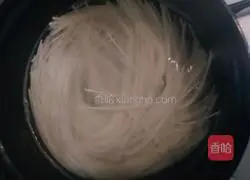 Illustration of how to make mushroom and rapeseed noodles 12