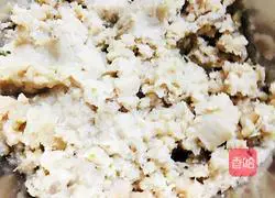 Illustration of how to make Bayu balls 3