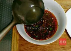 Illustration of how to cook the glutinous rice noodles with sheep blood 7