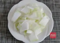 Illustration of how to make sea rice and winter melon soup 1