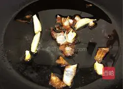 Illustration of how to make frozen tofu, vermicelli and ball soup 3