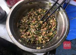 Illustration of how to make pork buns with chives 8