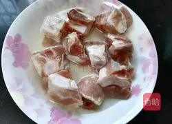 Spring Bamboo Shoots and Pork Ribs Soup Illustration 2