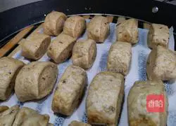 Illustration of how to make red bean and oatmeal steamed buns 8