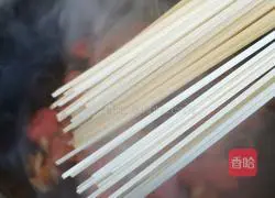 Illustration of how to make tomato and egg noodles 13