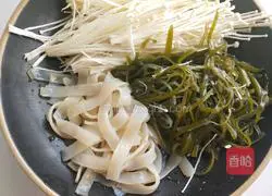 Illustration of how to make beef bone soup casserole 4