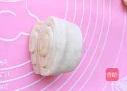 Illustration of how to make milk-flavored flower rolls 9