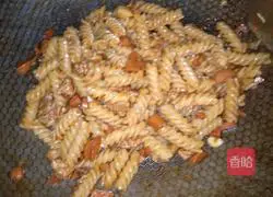 Illustration of how to make fusilli pasta 8