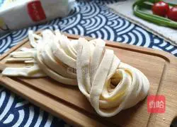Illustration of hand-rolled noodles 8