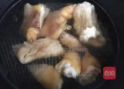 Illustration of how to make sauced pork knuckles 6